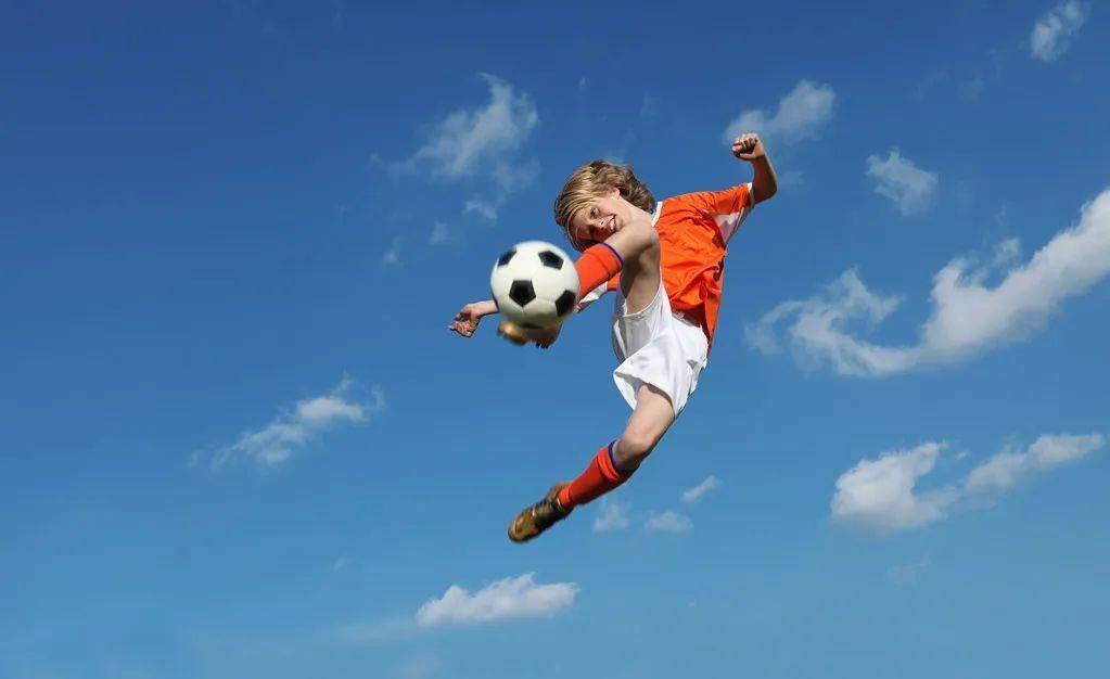 诺丁汉森林3-0马尔默，耶茨、卡利穆恩多、米伦科维奇建功