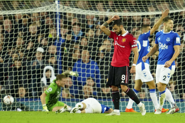 误判，意丁联赛中皮球从边网打进，裁判判罚进球有效